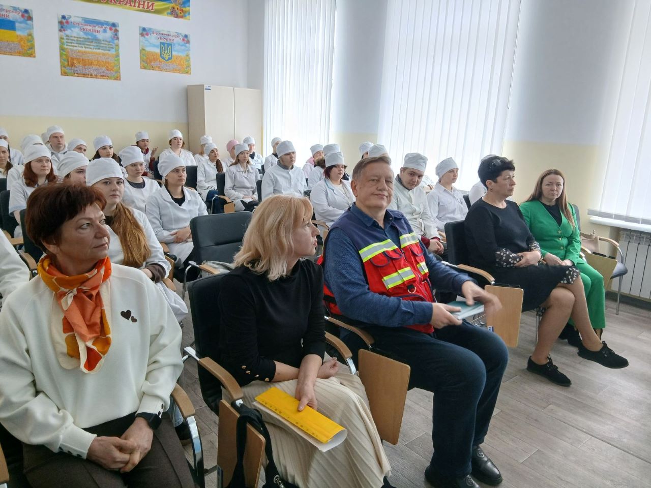 МІСТОК У ПРОФЕСІЮ:  ЗУСТРІЧ ВИПУСКНИКІВ ІЗ РОБОТОДАВЦЯМИ