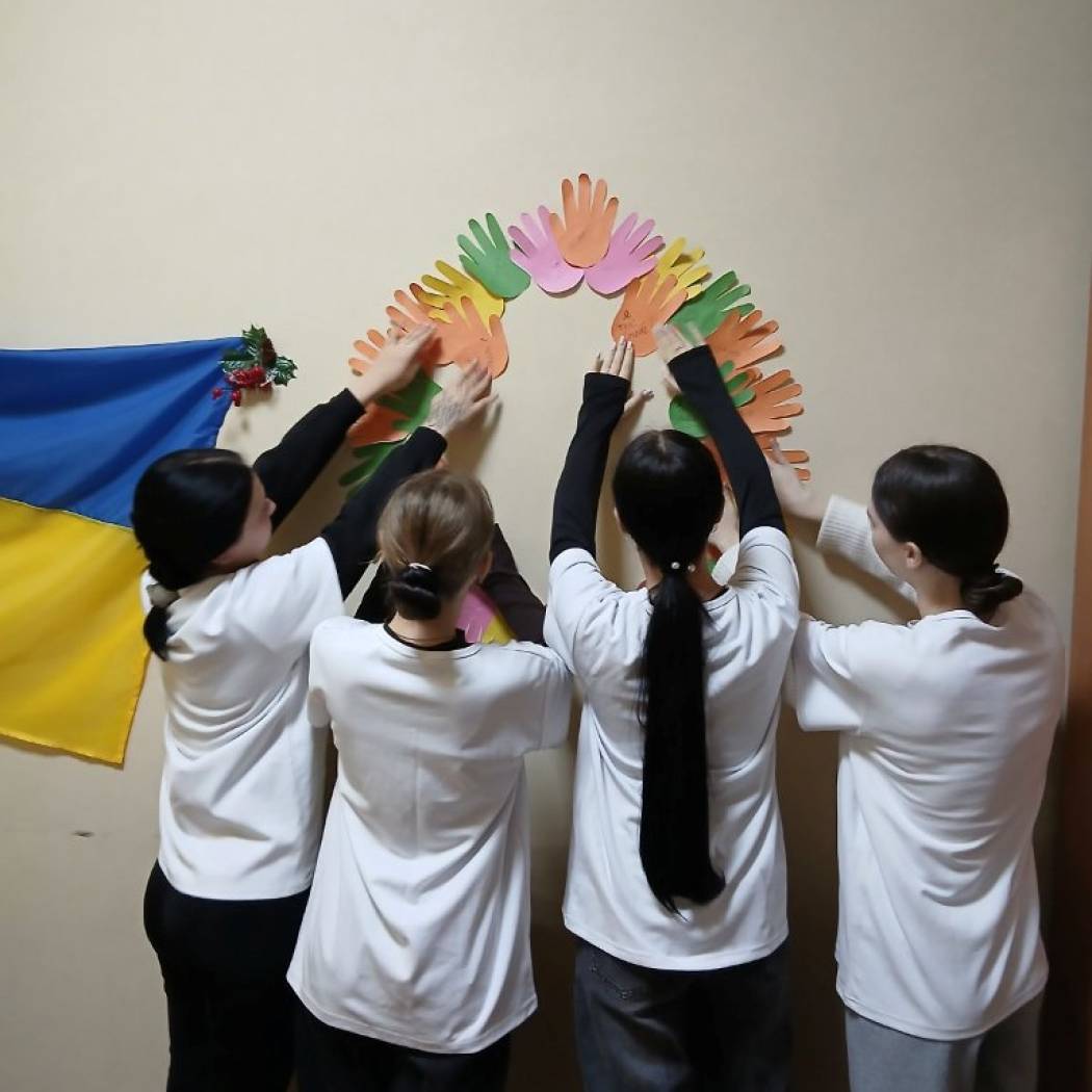 Долоні без насильства