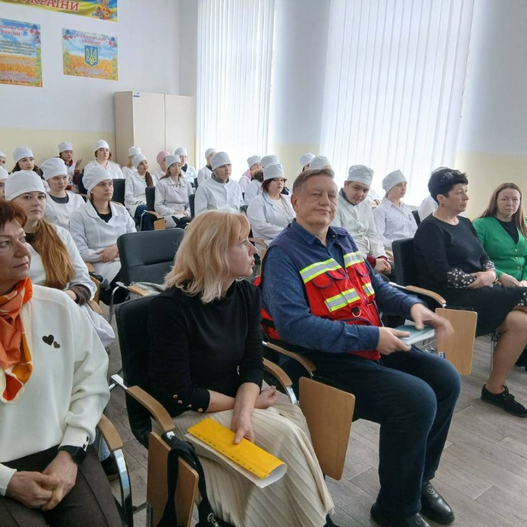 МІСТОК У ПРОФЕСІЮ:  ЗУСТРІЧ ВИПУСКНИКІВ ІЗ РОБОТОДАВЦЯМИ